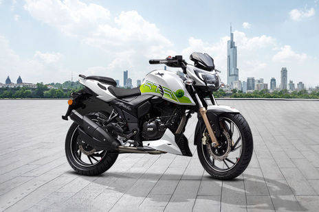 tvs apache 160 on road price