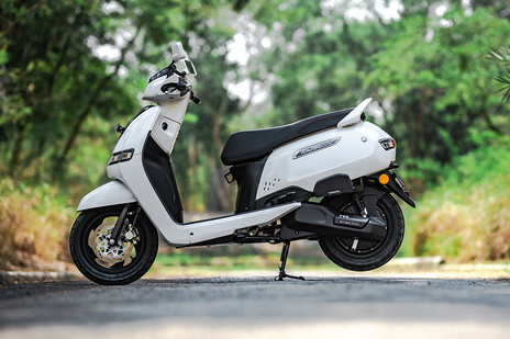 tvs iqube electric on road price
