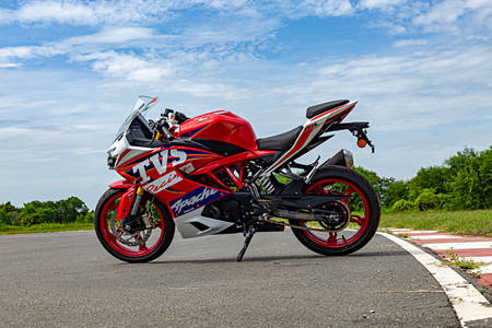 Apache 310 rr on road online price