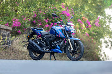 Tvs Apache Rtr 0 4v Price Bs6 June Offers Mileage Images Colours