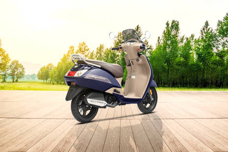 TVS Jupiter Classic BS6 On Road Price in Ahmedabad & 2021 Offers, Images