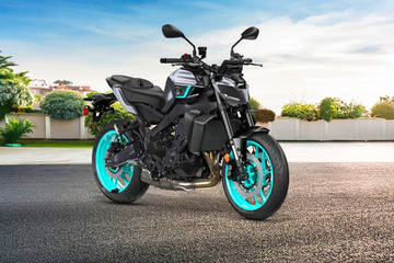 Yamaha MT-09 Front Right View