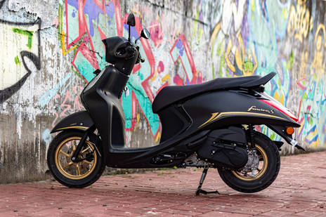 Yamaha best hot sale scooty