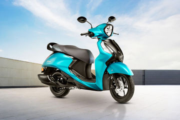 Yamaha Fascino 125 Fi Hybrid Disc Price, Images, Mileage, Specs & Features