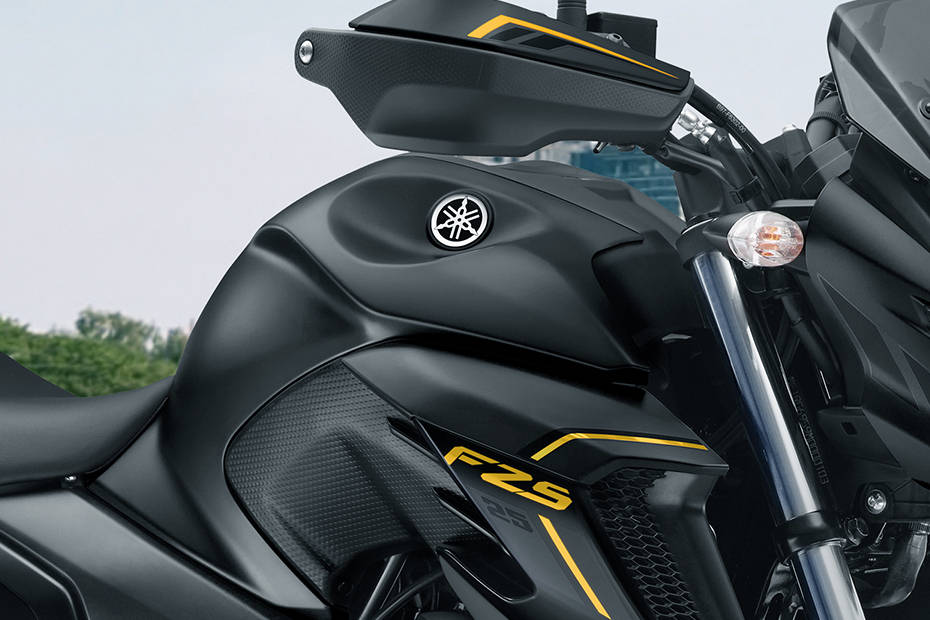 yamaha-fzs-v4-images-gallery-explore-the-details