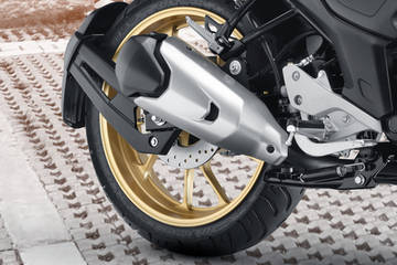 Yamaha FZS-FI V3 Images, FZS-FI V3 Photos & 360 View Yamaha FZS-FI V3 Images, FZS-FI V3 Photos & 360 View