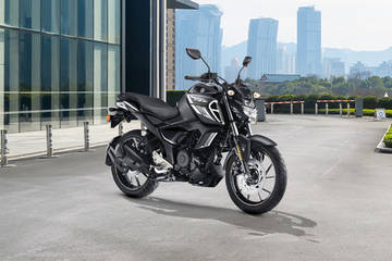 Yamaha FZS-FI V3 Dark Knight Bluetooth Price, Images, Mileage, Specs ...