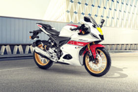 Specifications of Yamaha R15 V4