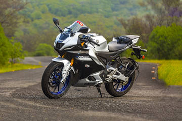 Yamaha R15 V4 Images, R15 V4 Photos & 360 View Yamaha R15 V4 Images, R15 V4 Photos & 360 View