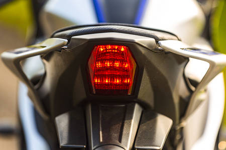 Yamaha r15 deals tail light price