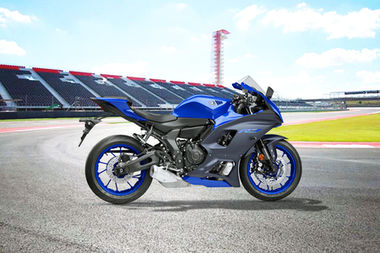 Yamaha R7 Right Side View