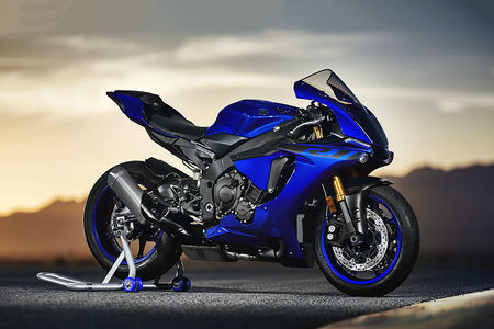 Yamaha YZF R1 Estimated Price, Launch Date 2024, Images, Specs, Mileage