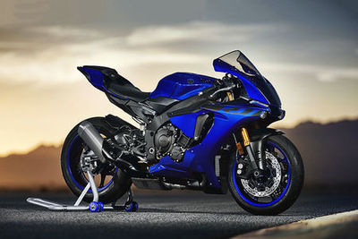 Yamaha YZF R1 Front Right View