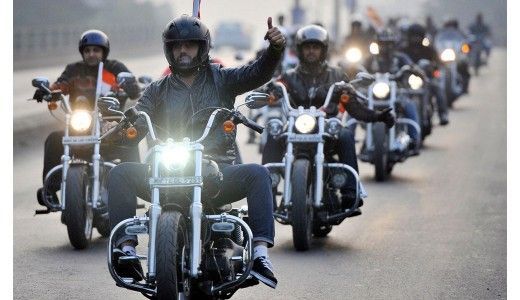 Tips to Ride in a Motorcycling Group while Flocking to IBW 2016