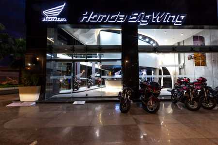Honda CB300R Waiting Period Revealed; New Dealership Chain Introduced