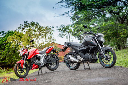 Yamaha FZS-Fi Version 3.0 vs TVS Apache RTR 160 4V: Comparison Image Gallery Yamaha FZS-Fi Version 3.0 vs TVS Apache RTR 160 4V: Comparison Image Gallery