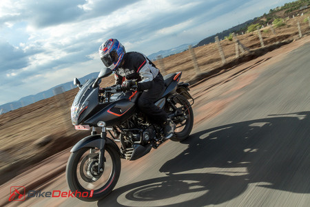 Bajaj Pulsar 180F Neon Roundup: Price, Competition, Review And More! Bajaj Pulsar 180F Neon Roundup: Price, Competition, Review And More!