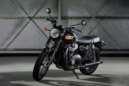 Triumph Bonneville For Under Rs 2 Lakh Incoming! What Will It Pack? Triumph Bonneville For Under Rs 2 Lakh Incoming! What Will It Pack?