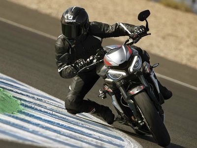 2020 Triumph Street Triple RS: All You Need To Know 2020 Triumph Street Triple RS: All You Need To Know