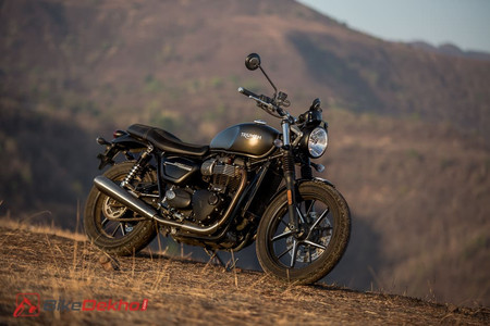 Exchange Your Royal Enfield Classic 350 And Get Rs 1.50 Lakh Off On A Bonnie Exchange Your Royal Enfield Classic 350 And Get Rs 1.50 Lakh Off On A Bonnie
