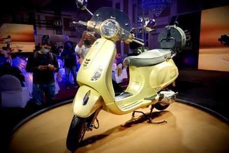 Vespa 75th Anniversary Edition Launched In India