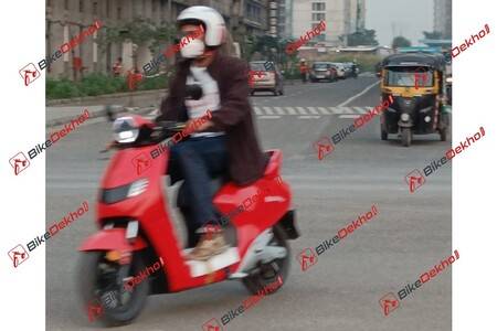 EXCLUSIVE: Bounce Electric Scooter Spotted Testing In Mumbai