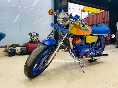 Meet The Captain Cool’s Custom Yamaha RD350