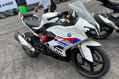BMW G 310 RR: Same Price, Other Options