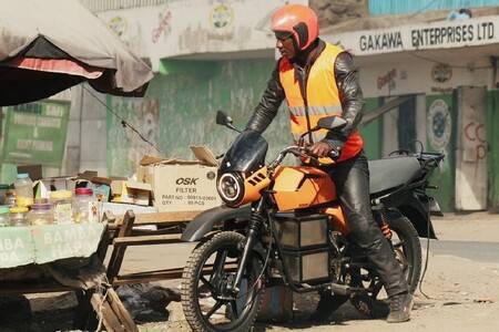 Weird Flex: This Bajaj Boxer Lookalike Has An Electric Heart