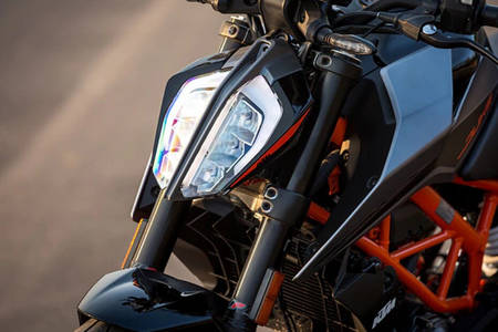 2023 KTM 200 Duke Features LED Headlight