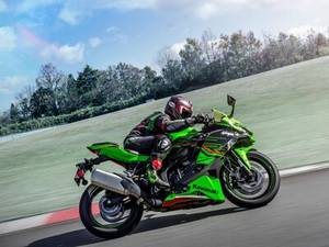 Kawasaki Ninja 400 Price - Mileage, Images, Colours