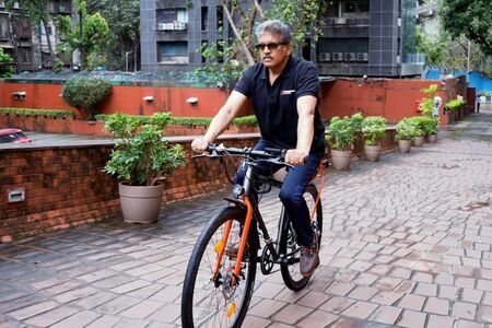 Anand Mahindra Shows Off The World’s First Foldable E-Bike