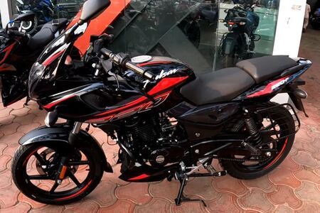 2024 Bajaj Pulsar 220F With Digital Instrument Console Launched