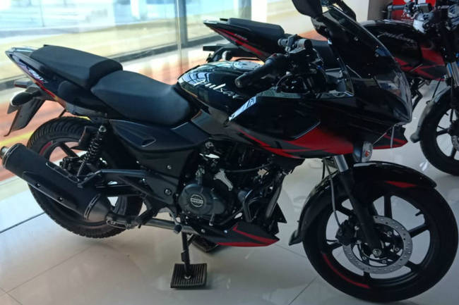 new pulsar 220 price