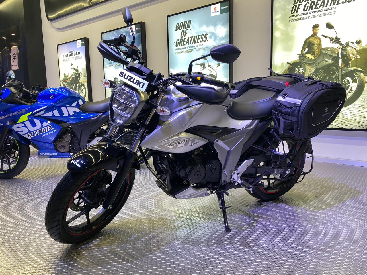 Suzuki Gixxer BS6 Unveiled At Auto Expo 2020 Suzuki Gixxer BS6 Unveiled At Auto Expo 2020