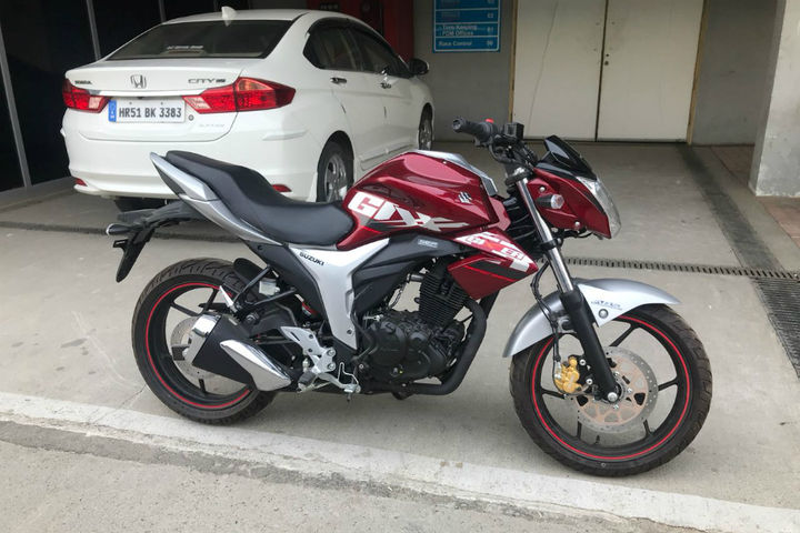 Suzuki Gixxer With ABS Spotted At Buddh International Circuit Suzuki Gixxer With ABS Spotted At Buddh International Circuit