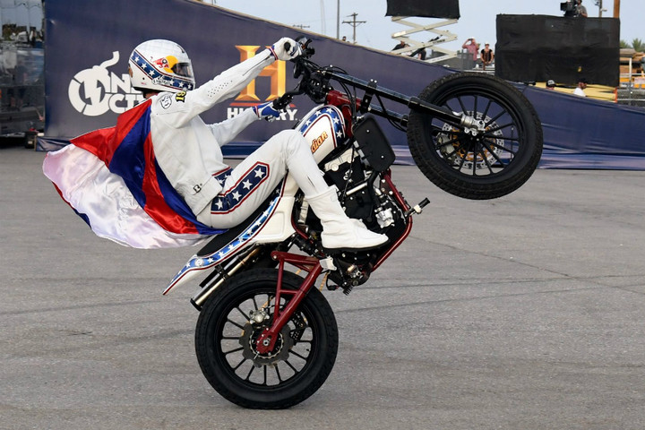 Travis Pastrana Successfully Recreates Evel Knievel’s Jumps Travis Pastrana Successfully Recreates Evel Knievel’s Jumps