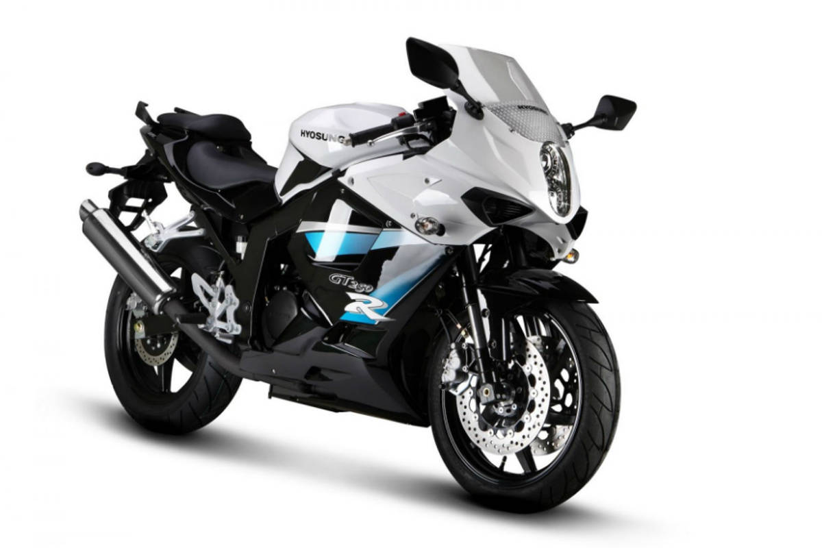 Hyosung Ties Up With Kinetic’s Motoroyale For Sales And Service Hyosung Ties Up With Kinetic’s Motoroyale For Sales And Service