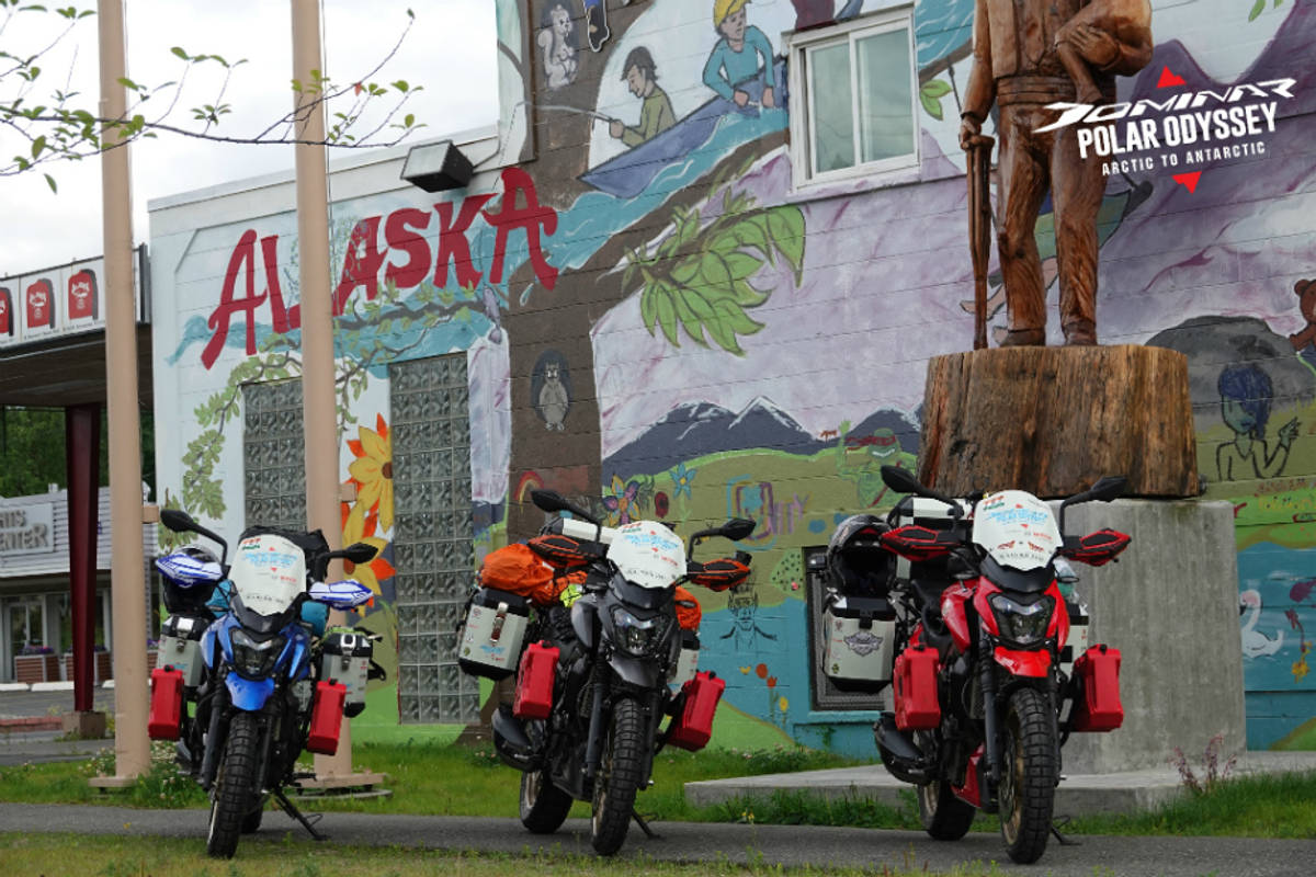 Arctic To Antarctic Circle: Epic Bajaj Dominar Polar Odyssey Flagged Off

 Arctic To Antarctic Circle: Epic Bajaj Dominar Polar Odyssey Flagged Off