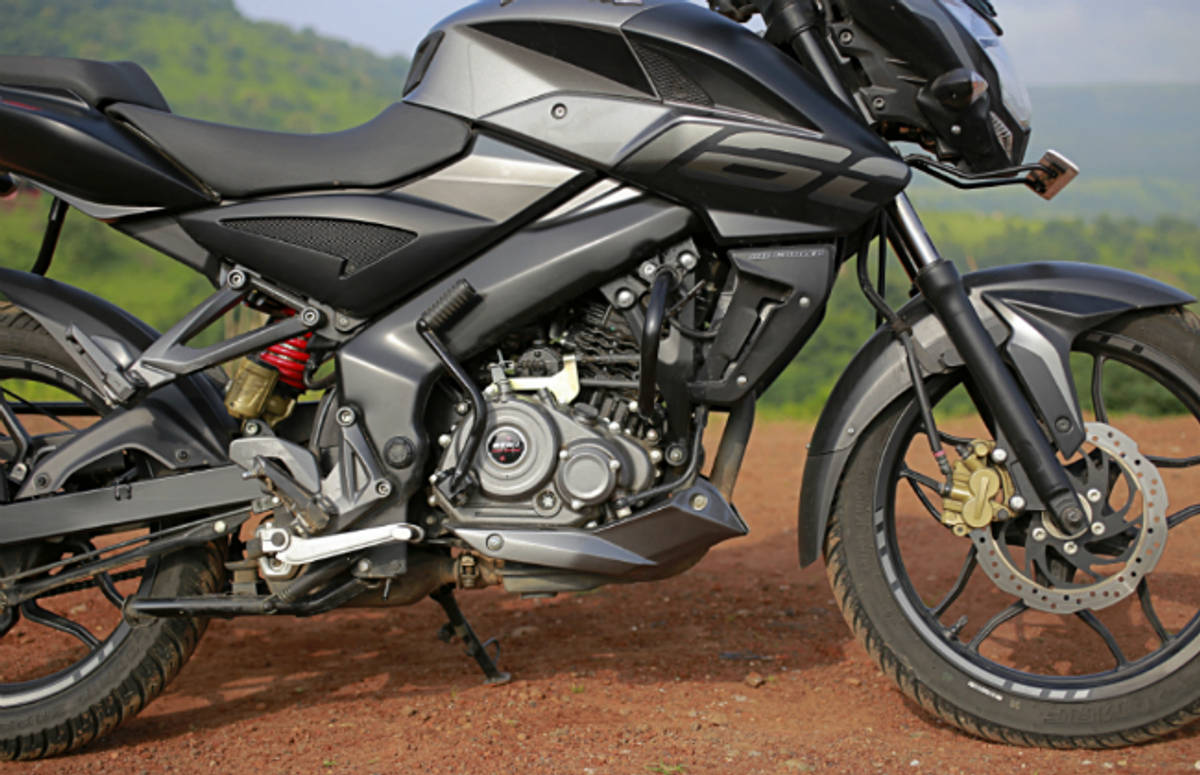 Bajaj Pulsar NS160 Launched With Rear Disc Brake Bajaj Pulsar NS160 Launched With Rear Disc Brake