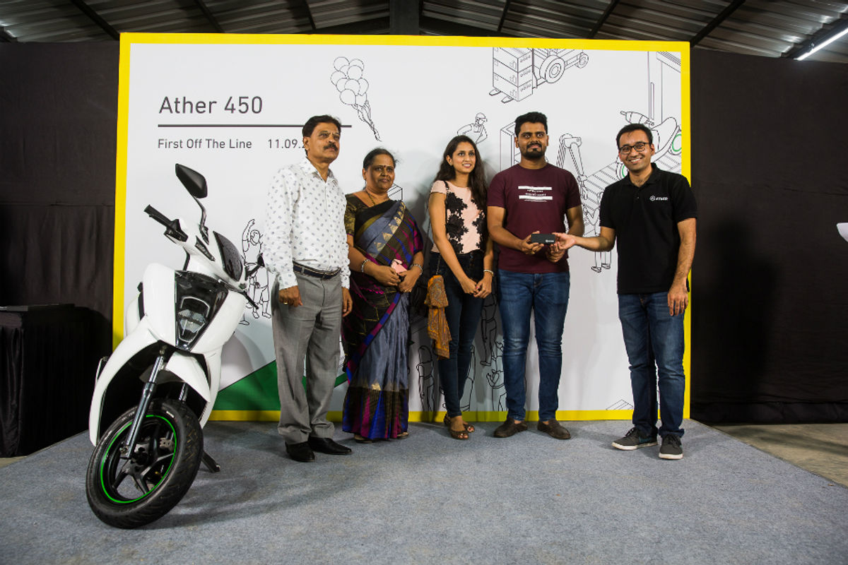 Ather Energy Delivers First Lot Of Ather 450 Scooters To Customers
 Ather Energy Delivers First Lot Of Ather 450 Scooters To Customers