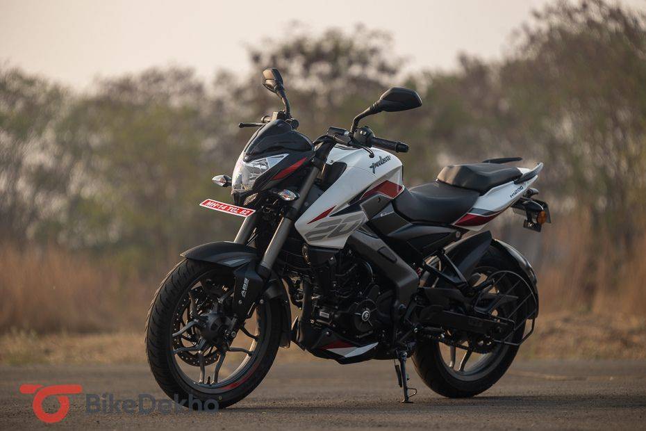 Pulsar ns 200 bs6 store on road price