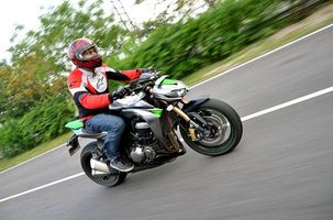 Kawasaki Z1000 ABS: Expert review