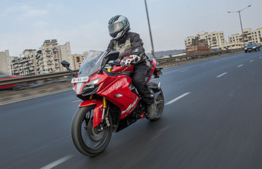 TVS Apache RR 310: Road Test Review TVS Apache RR 310: Road Test Review
