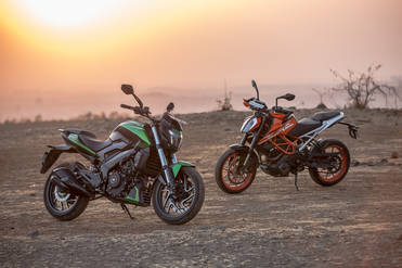 2019 Bajaj Dominar 400 vs KTM 390 Duke: Road Test Comparison