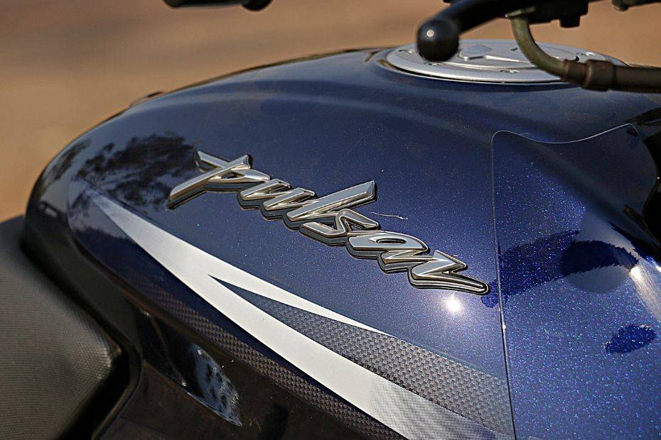 Pulsar 150 on road price online mileage