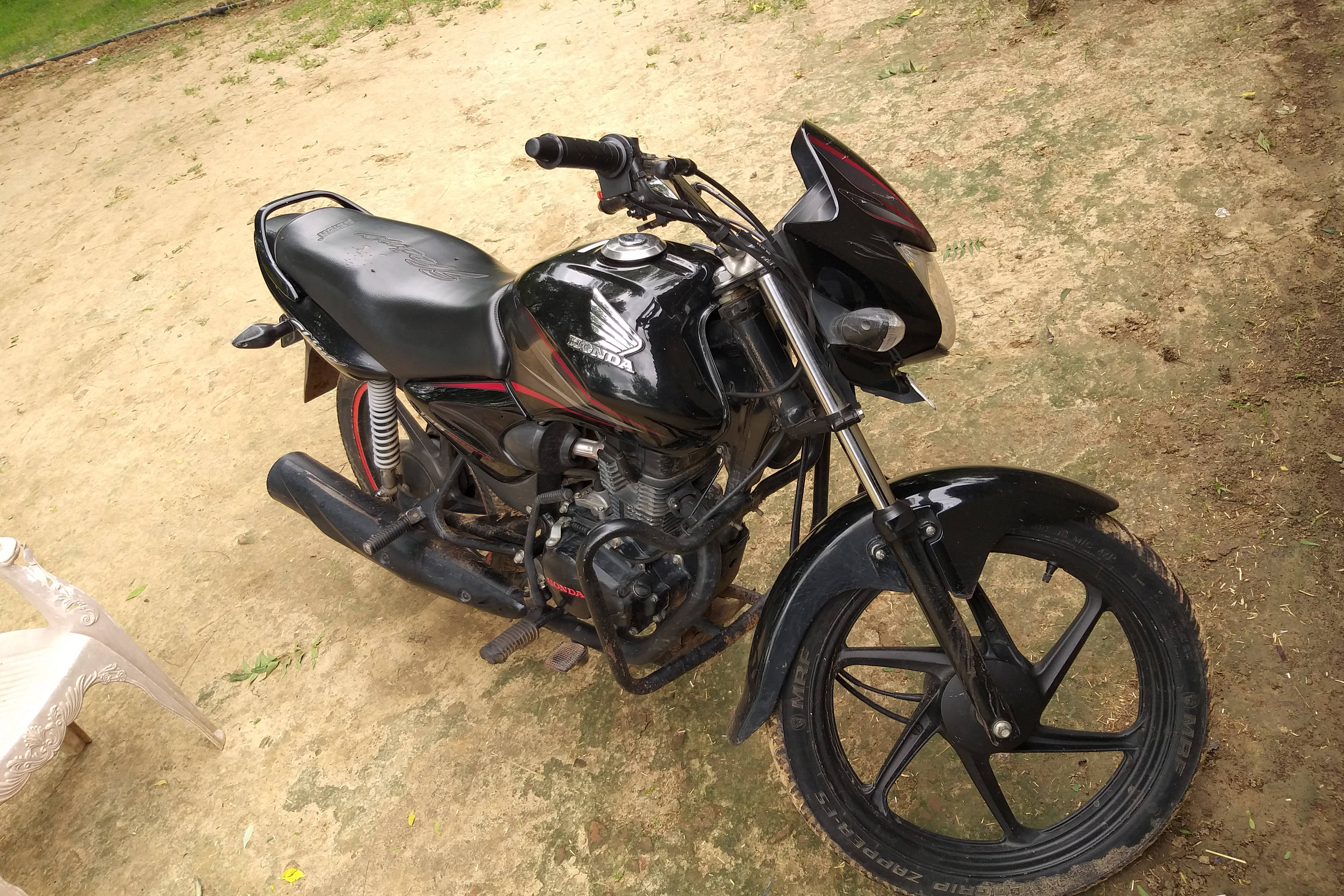 Honda shine second hand deals bike price