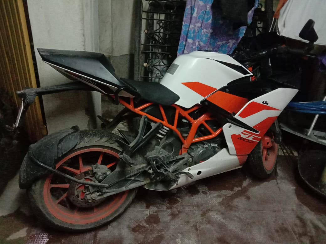 Second hand ktm rc best sale 200 in low price