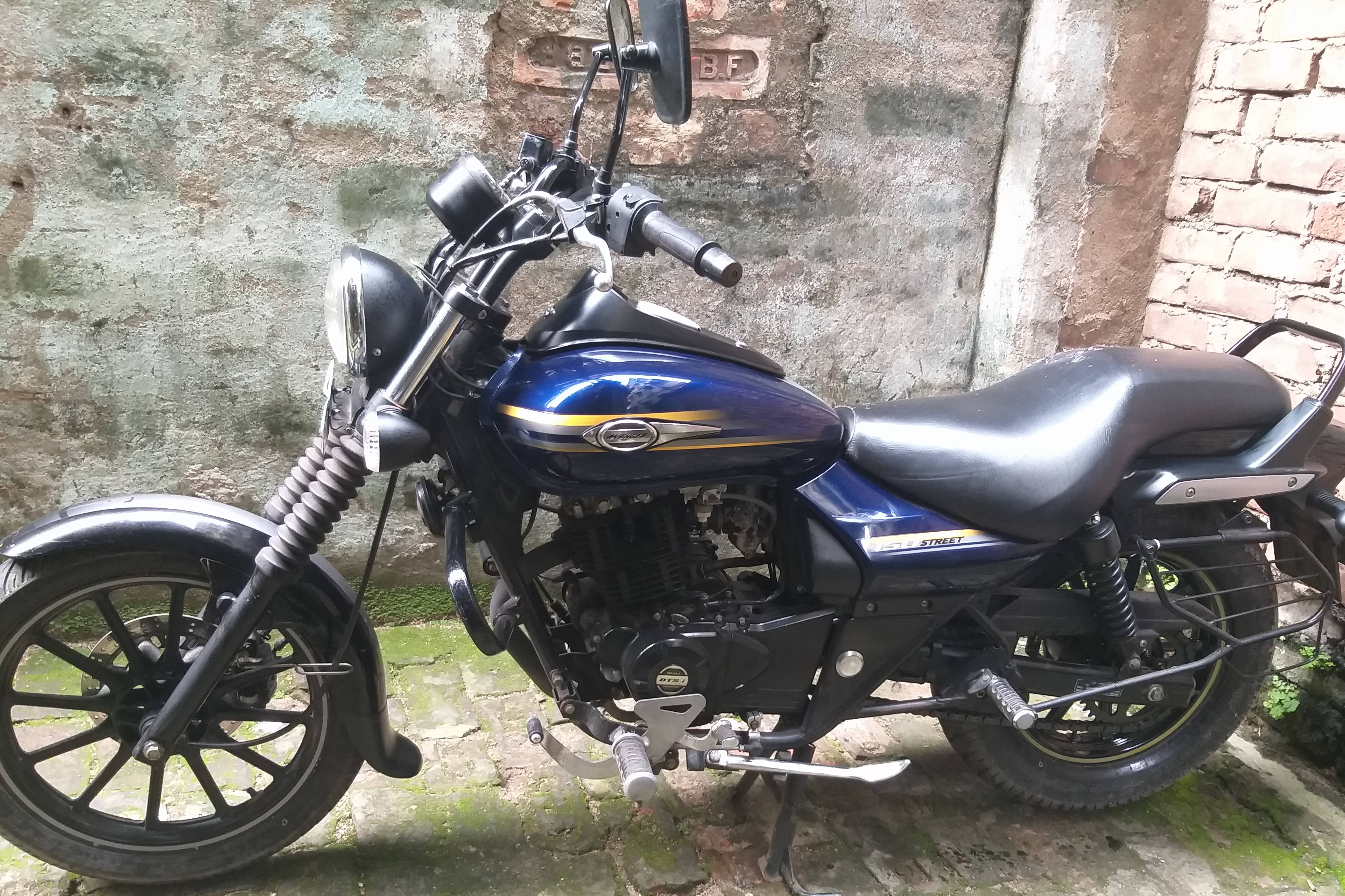 Bajaj Avenger Street 150