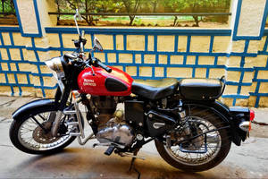 royal enfield second hand bike showroom